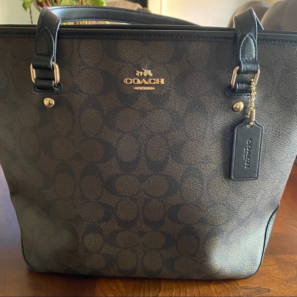 Coach signature shoulder bag